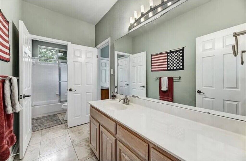 Photo of Bathroom in Manchaca