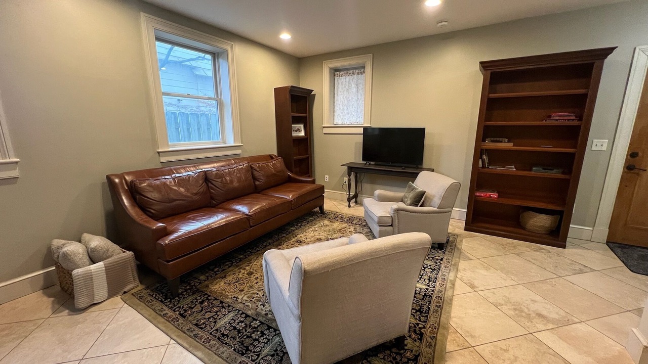 Photo of Livingroom in Burlington