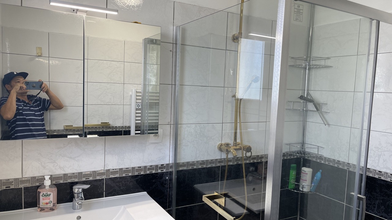 Photo of Bathroom in Medis