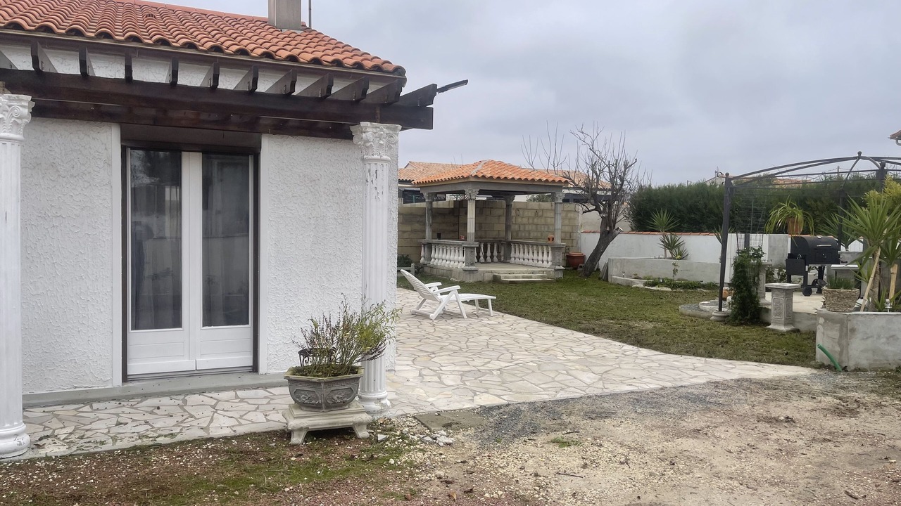 Photo of Patio Balcony in Medis