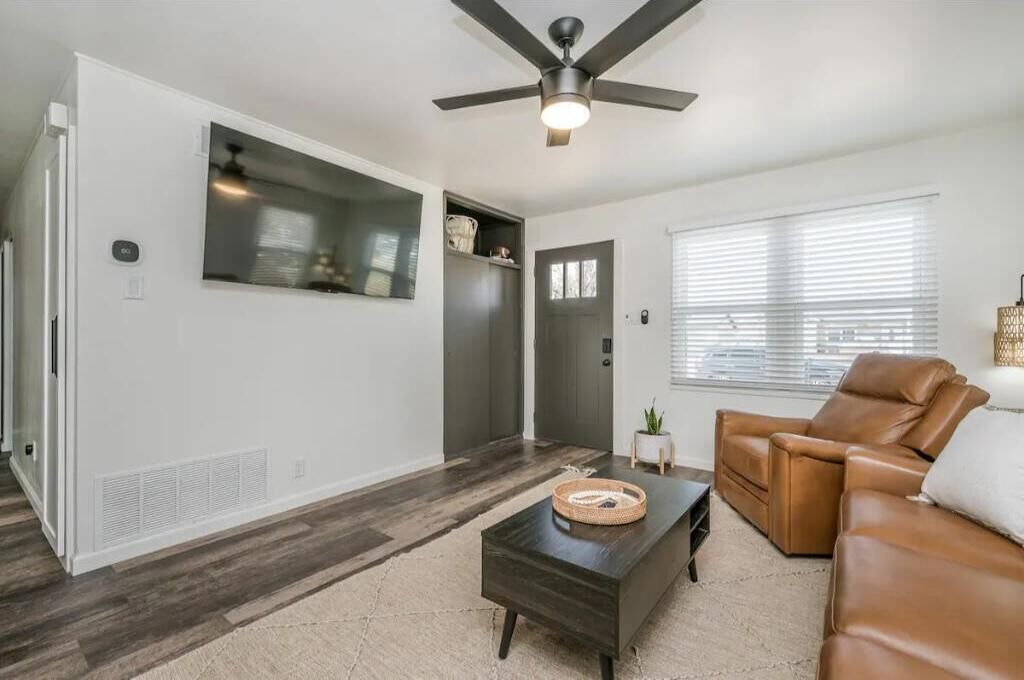 Photo of Livingroom in Dumas