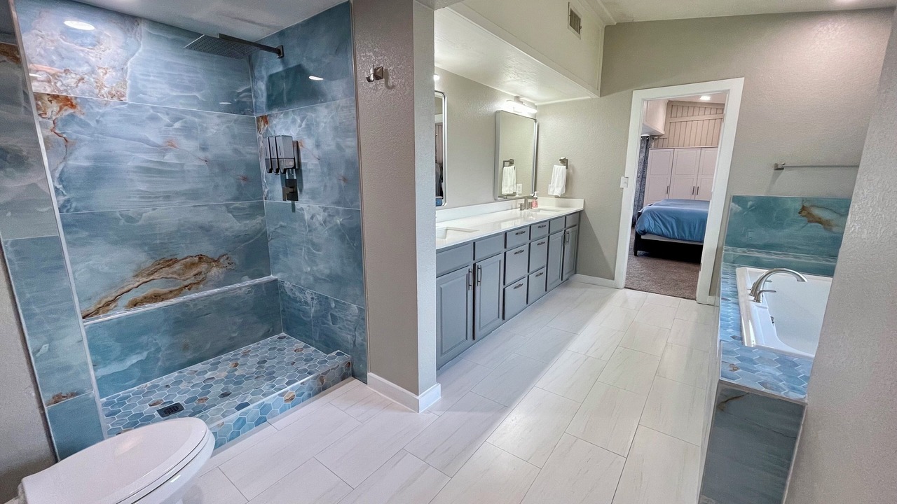 Photo of Bathroom in Pelican Bay