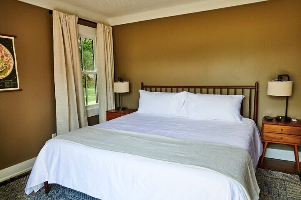 Photo of Bedroom in Chattahoochee Hills