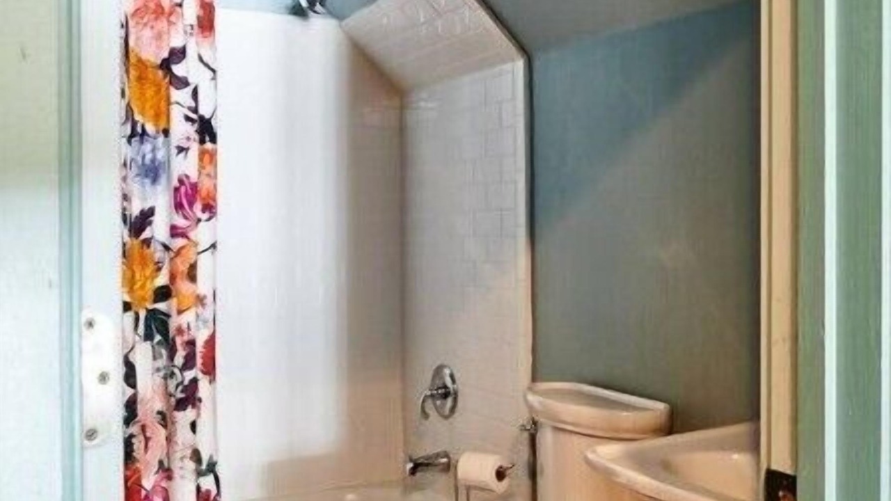 Photo of Bathroom in Chattahoochee Hills