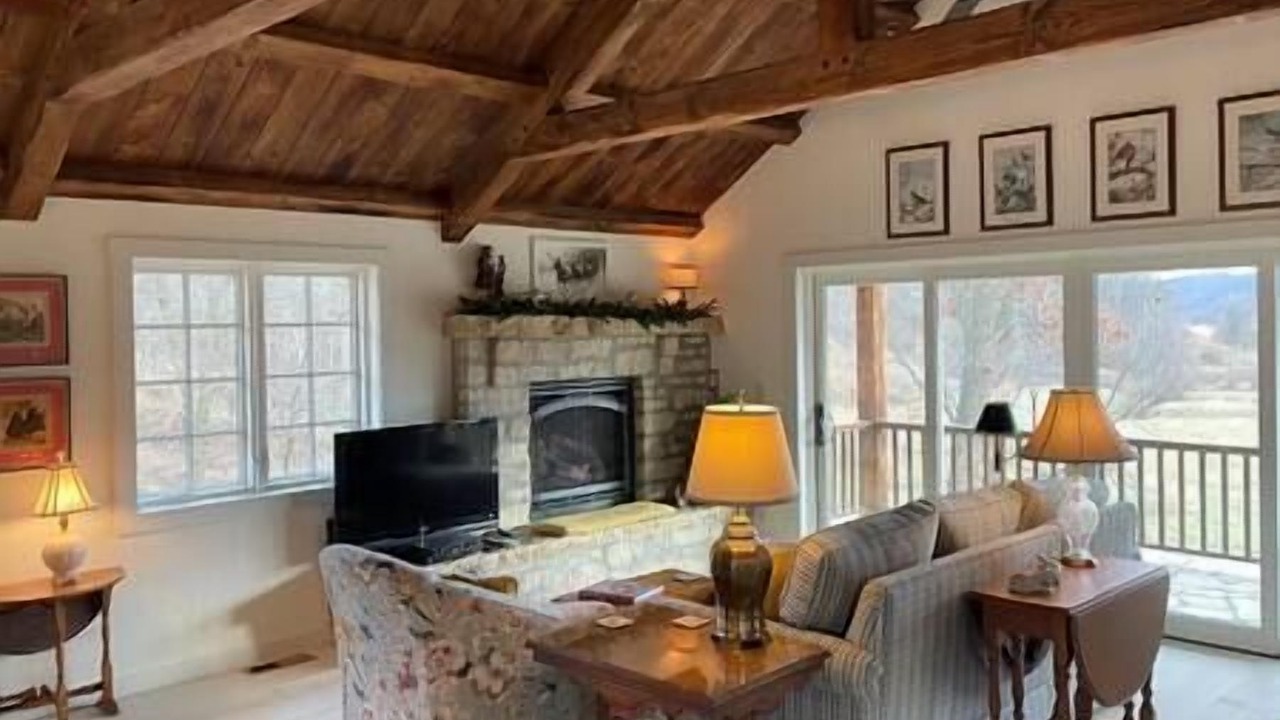 Photo of Bedroom in Woodman