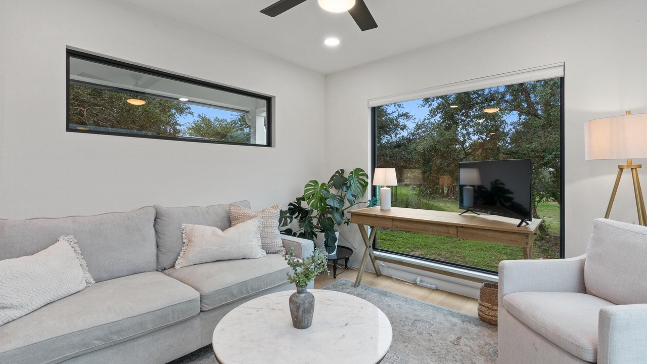 Photo of Livingroom in Brushy Bend Park