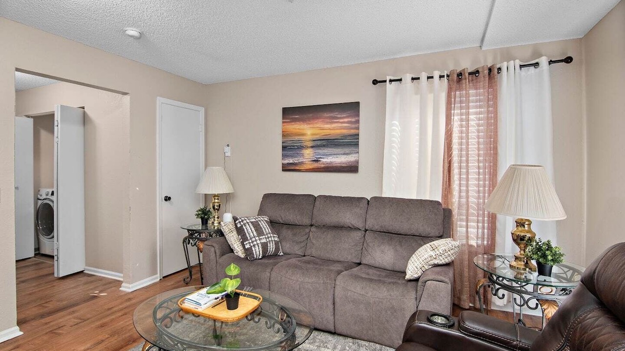 Photo of Livingroom in Lenexa