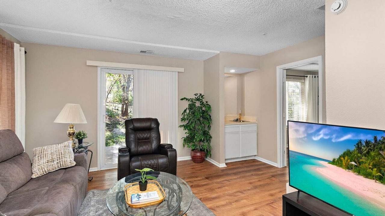 Photo of Livingroom in Lenexa