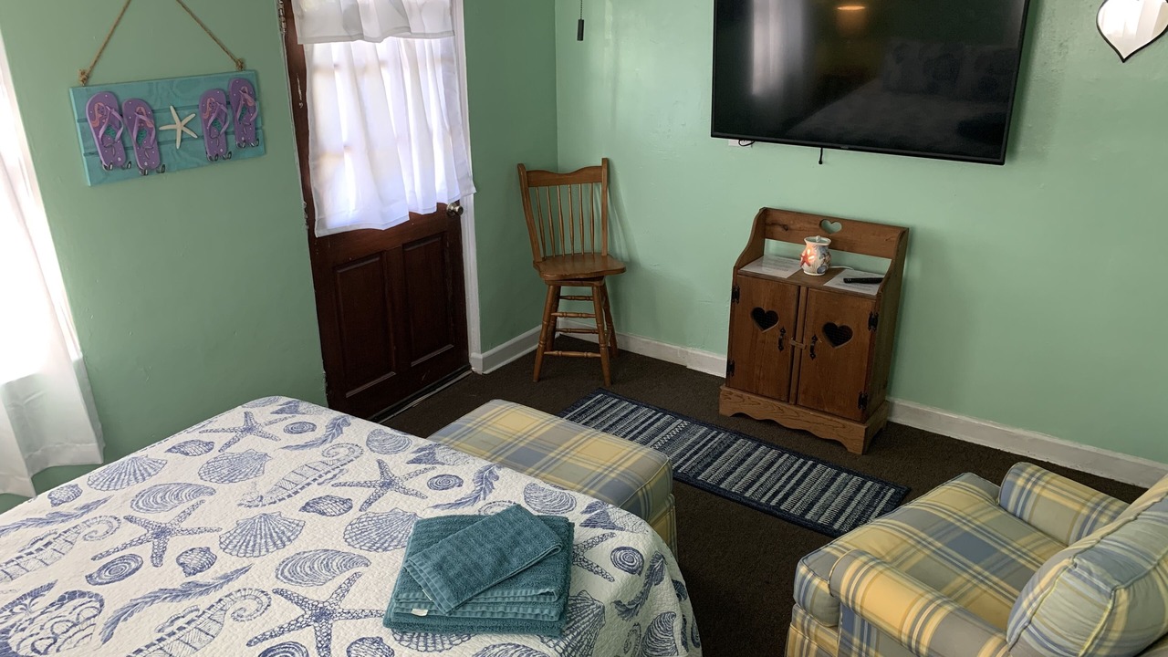 Photo of Others in Cottage Line