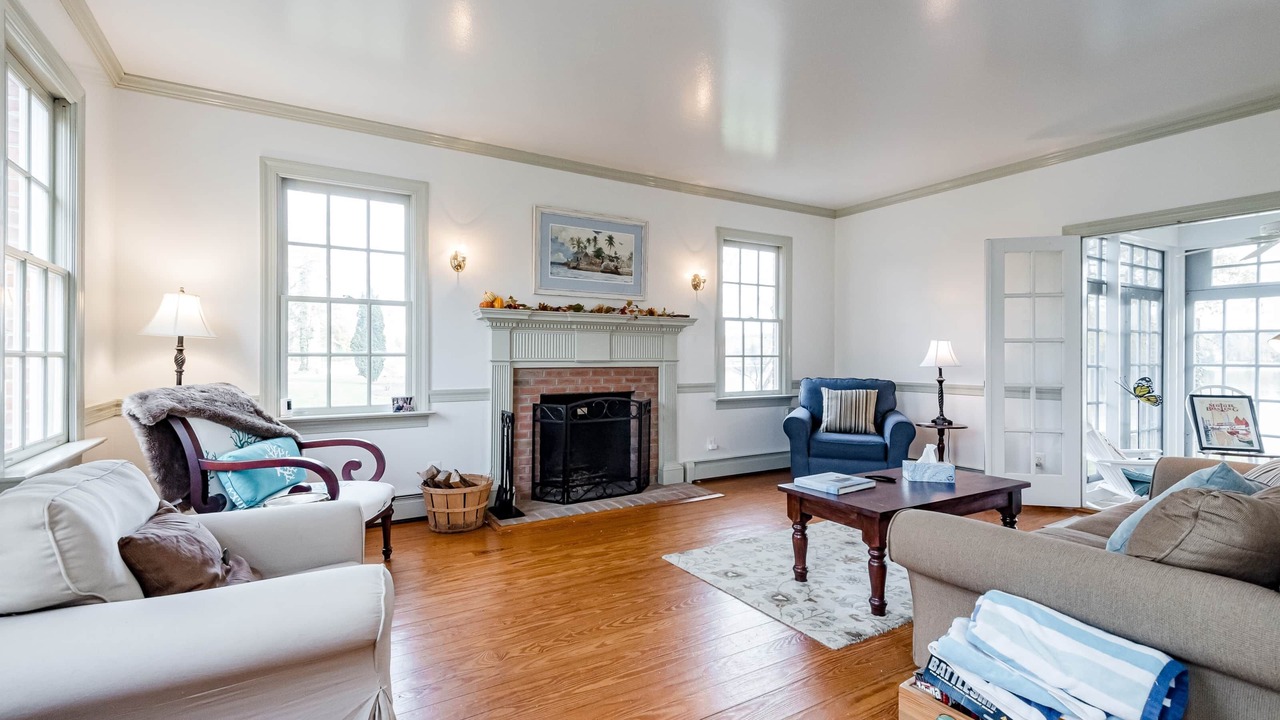 Photo of Livingroom in Unionville