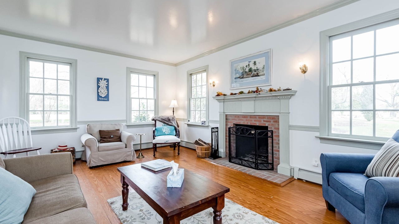 Photo of Livingroom in Unionville