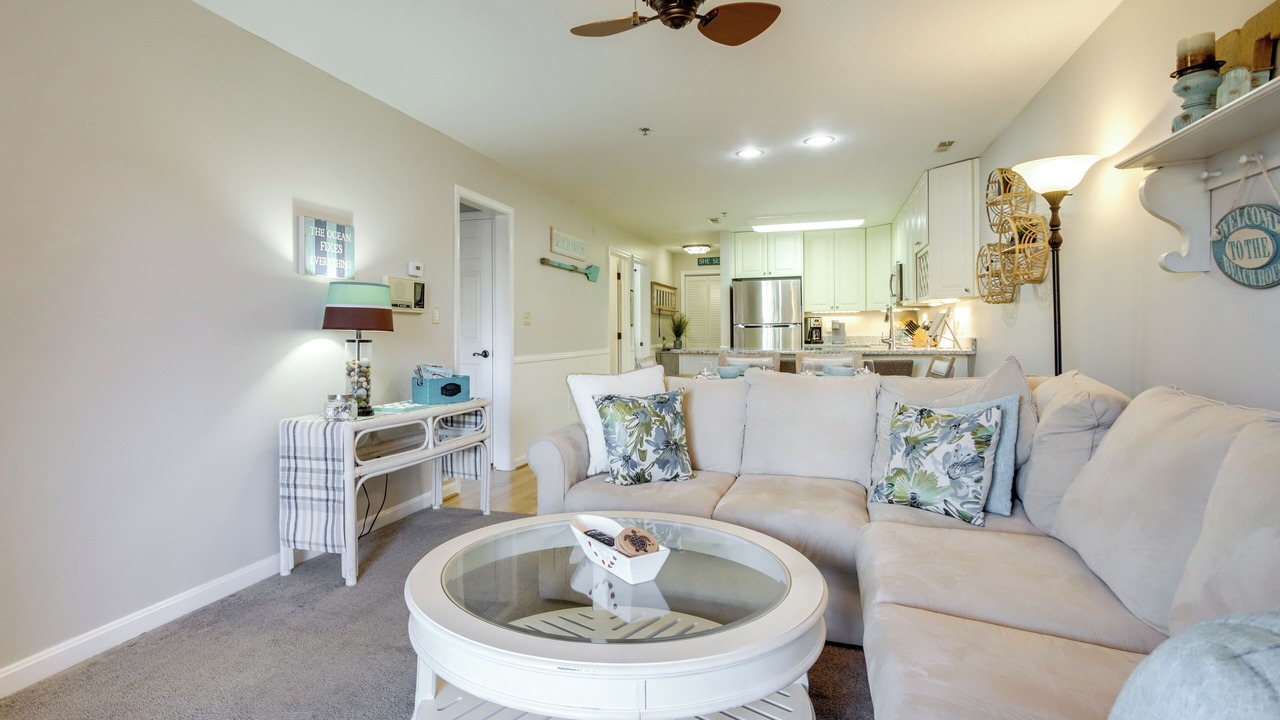 Photo of Livingroom in Heron Harbour Isle