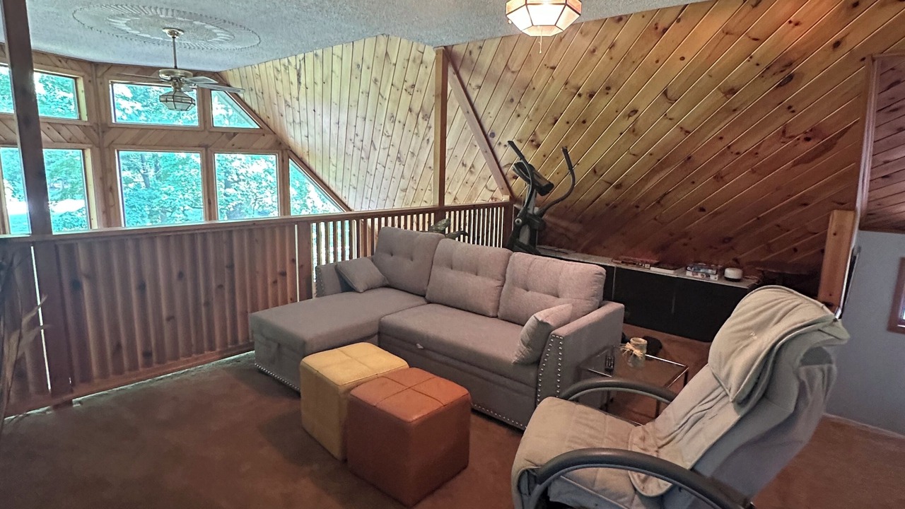 Photo of Livingroom in Youngstown