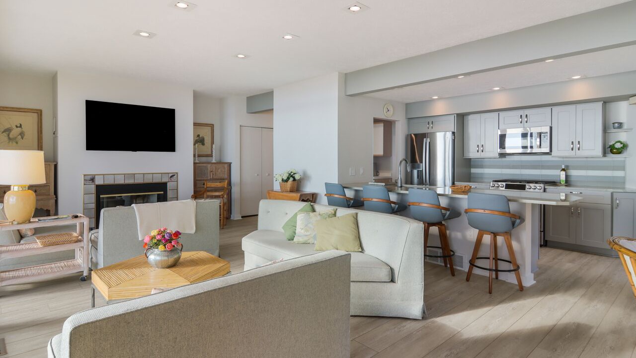 Photo of Livingroom in Suttons Bay