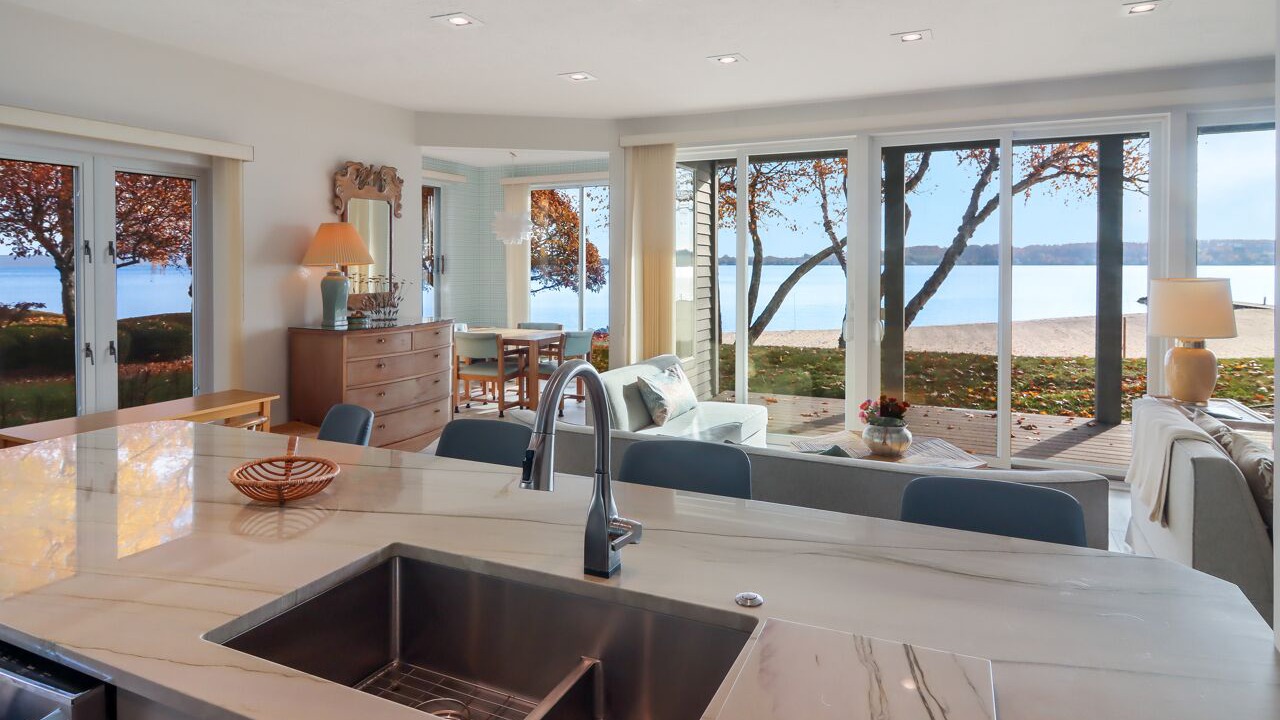 Photo of Livingroom in Suttons Bay
