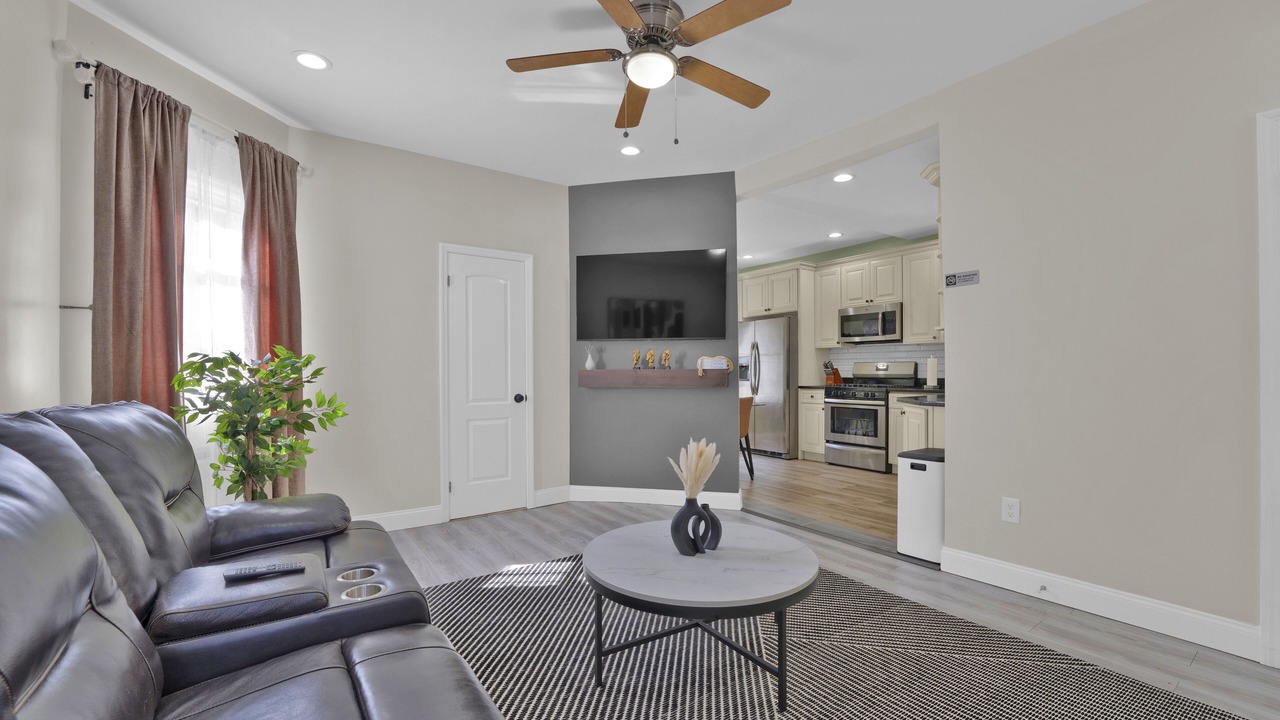 Photo of Livingroom in South Side