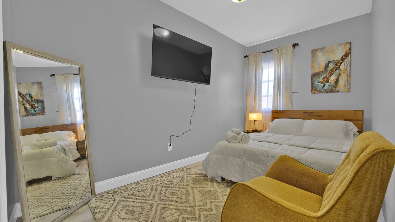 Photo of Bedroom in South Side