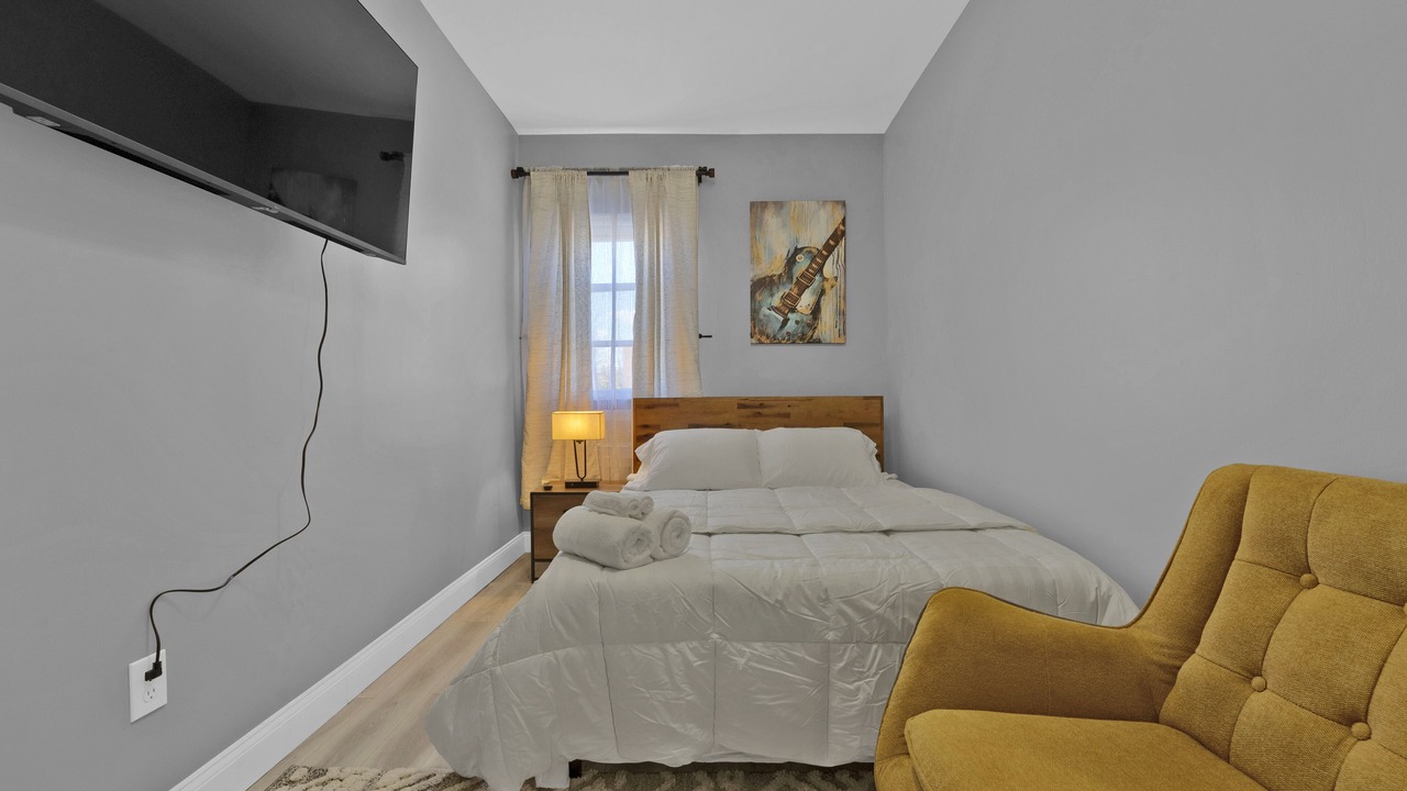 Photo of Bedroom in South Side