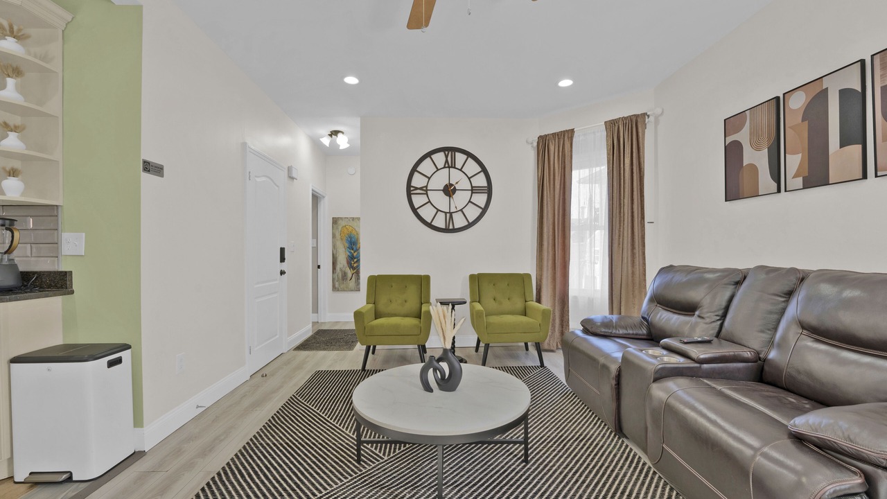 Photo of Livingroom in South Side