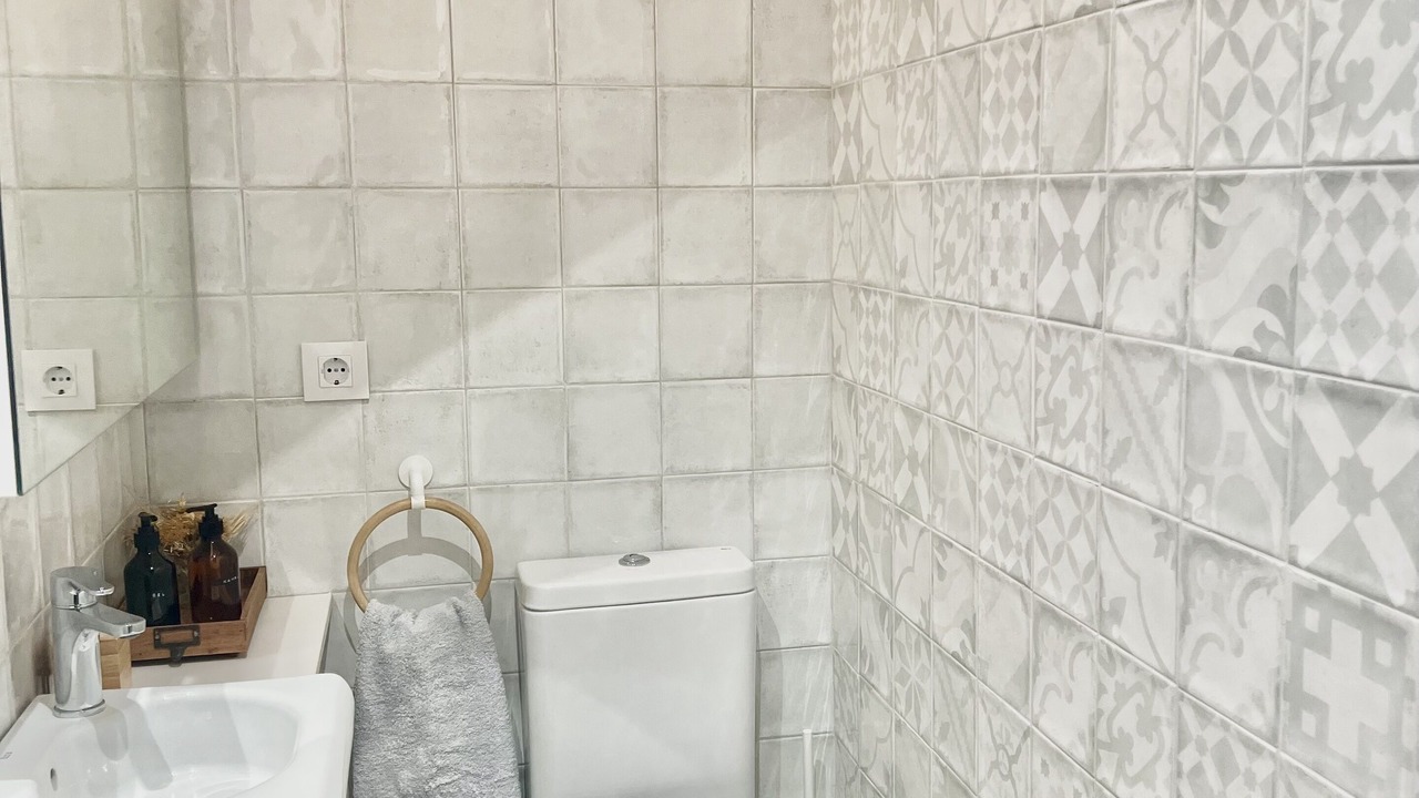 Photo of Bathroom in Tivenys