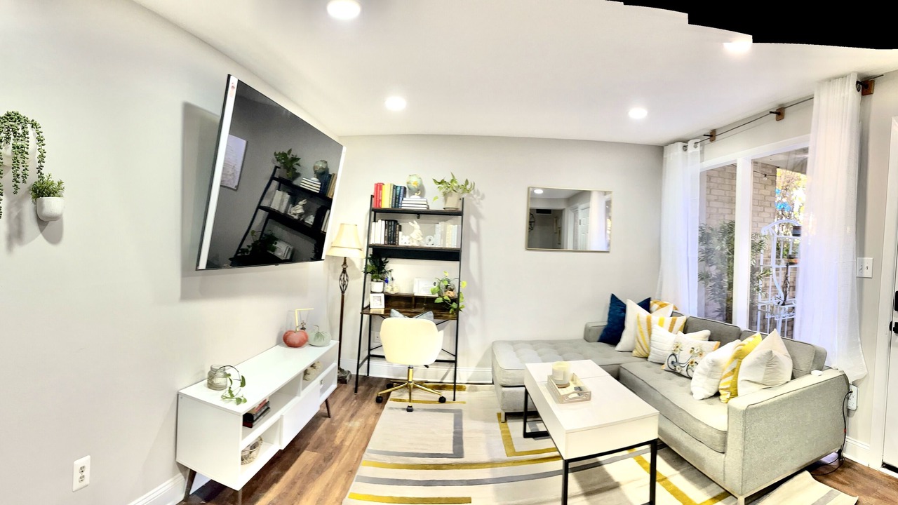 Photo of Livingroom in Falls Church