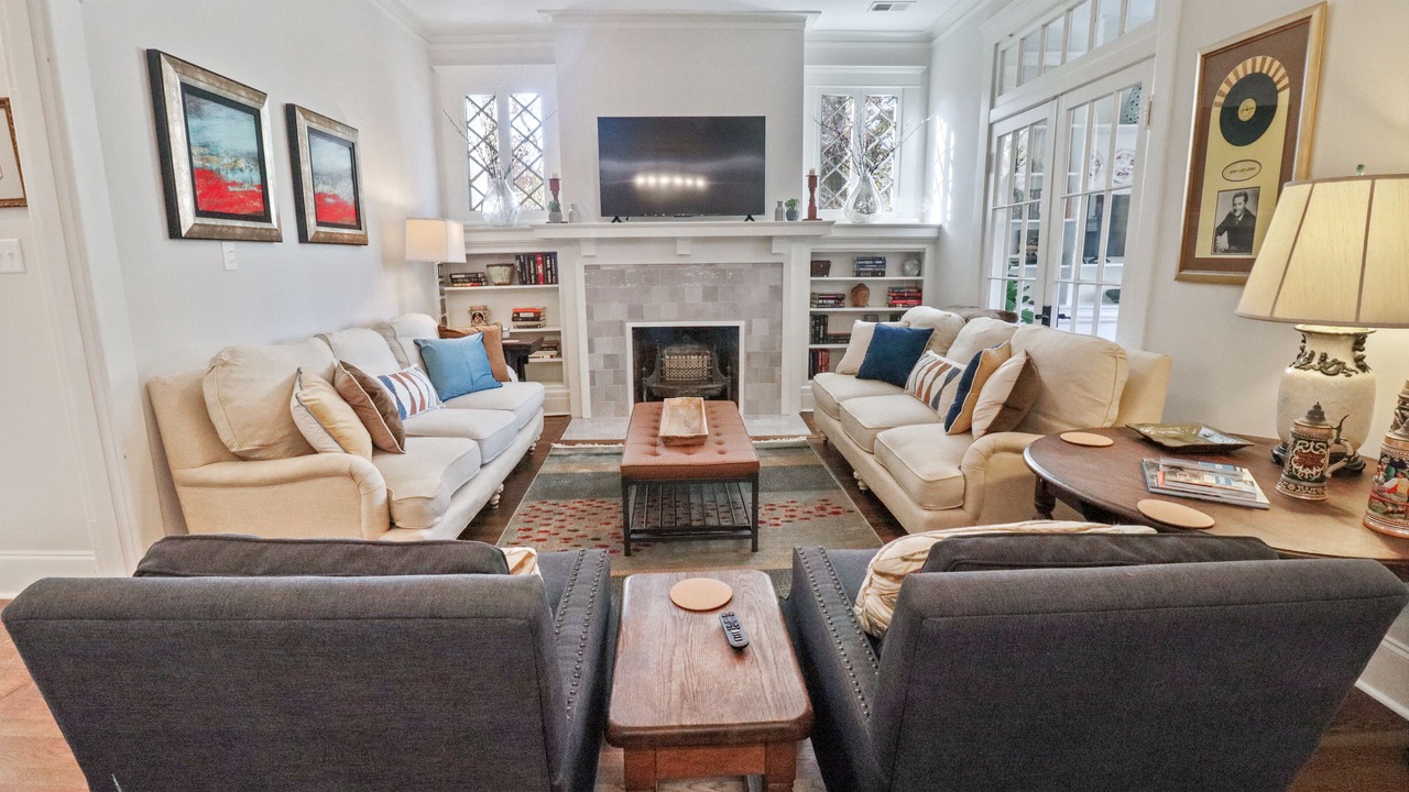 Photo of Livingroom in Central Gardens