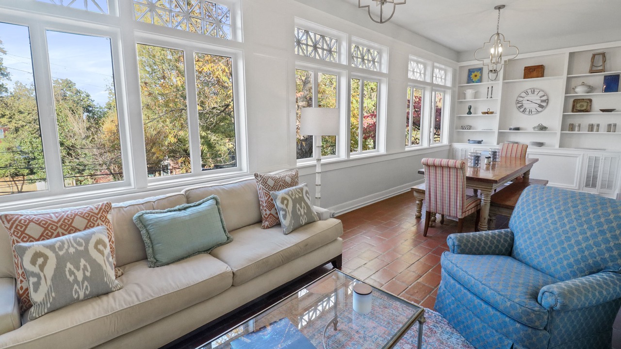 Photo of Livingroom in Central Gardens