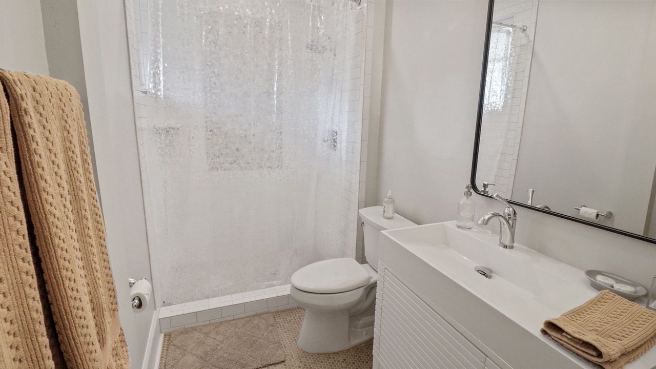 Photo of Bathroom in Central Gardens