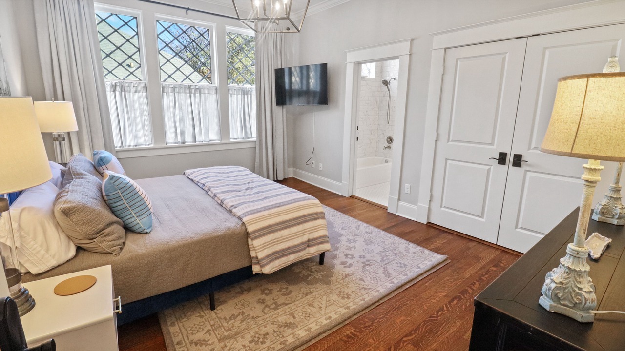 Photo of Bedroom in Central Gardens