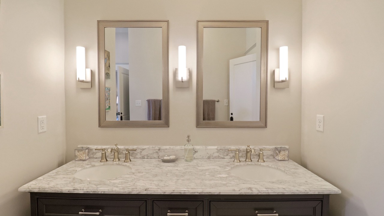 Photo of Bathroom in Central Gardens