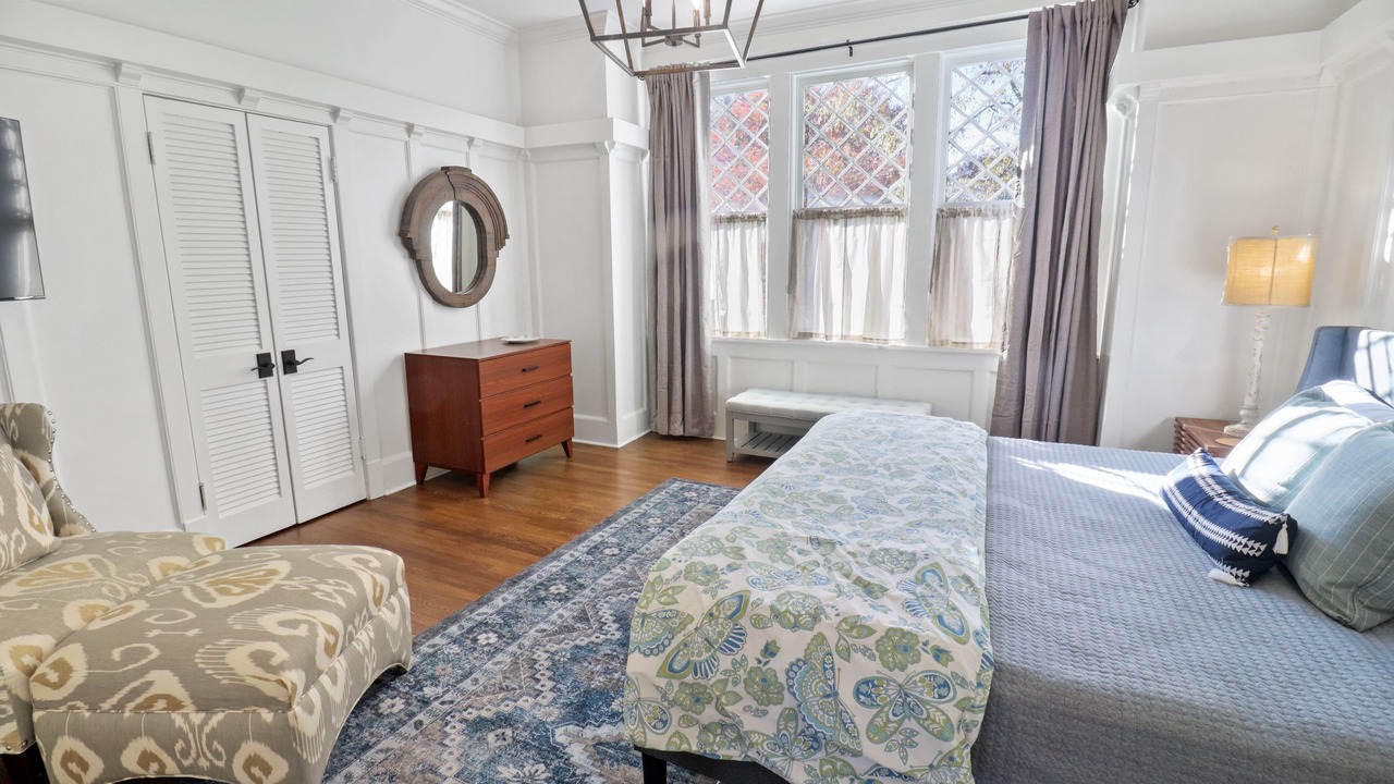 Photo of Bedroom in Central Gardens