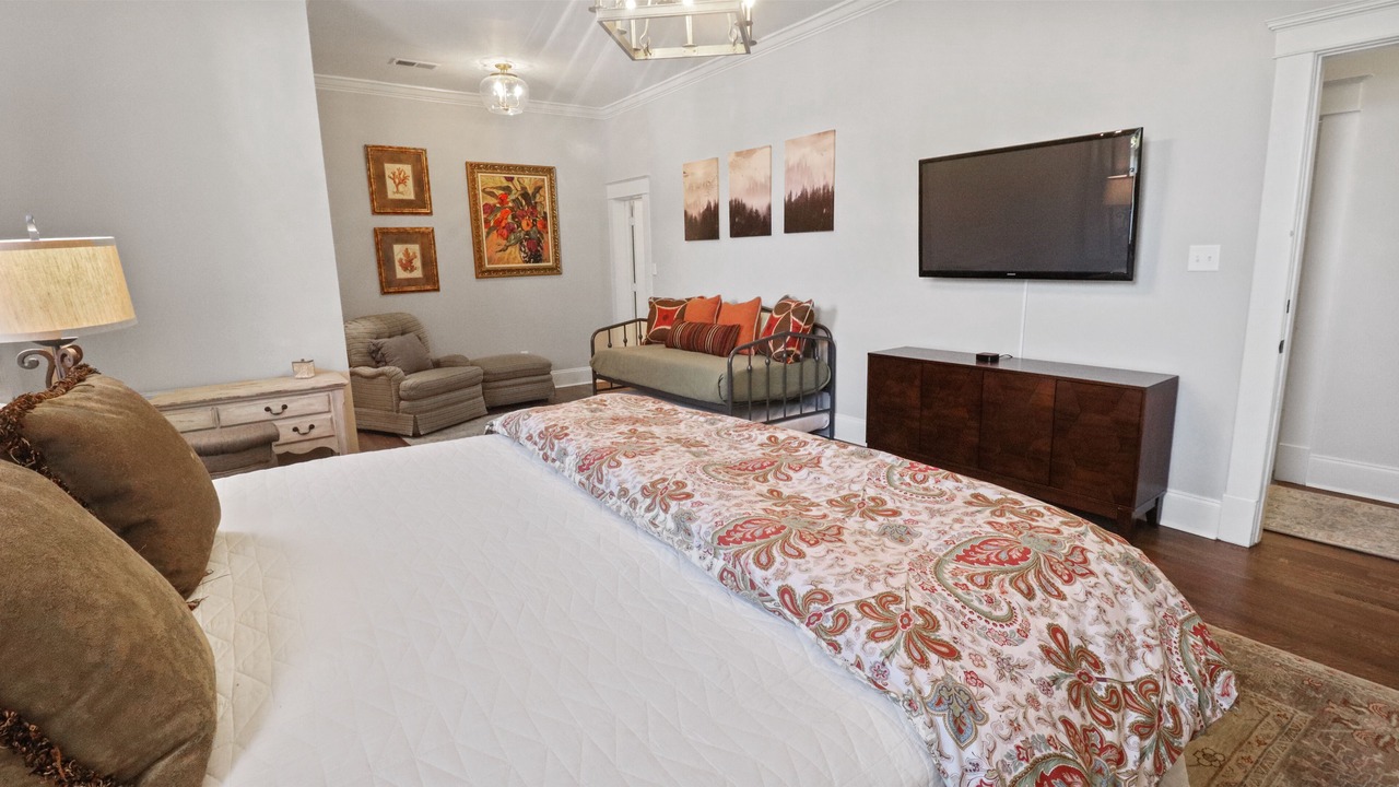 Photo of Bedroom in Central Gardens