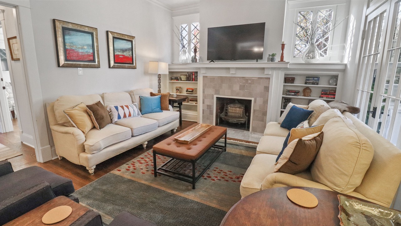 Photo of Livingroom in Central Gardens