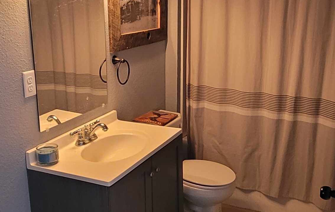 Photo of Bathroom in Glendo