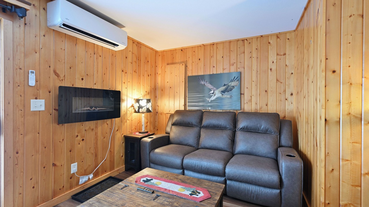 Photo of Livingroom in Cable