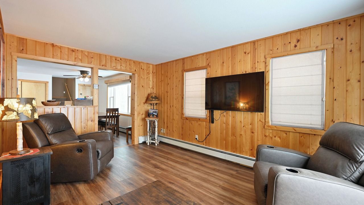 Photo of Livingroom in Cable