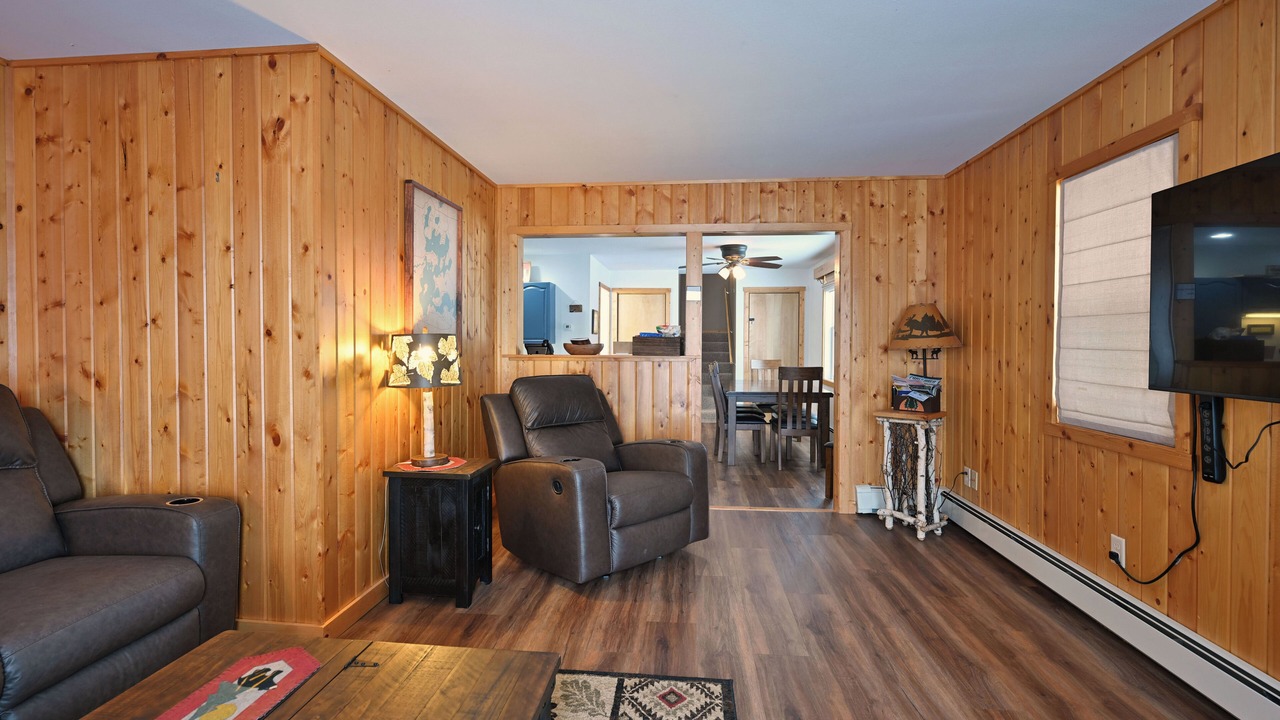 Photo of Livingroom in Cable