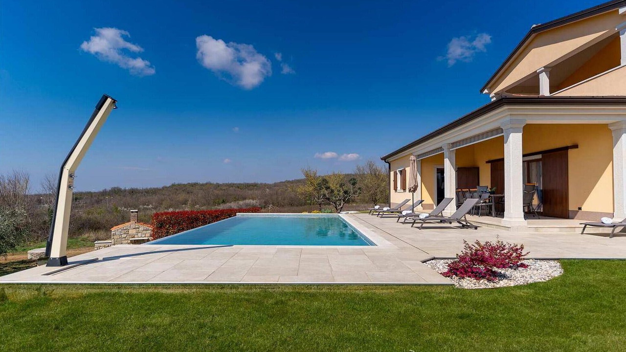 Photo of Outdoor in Farini
