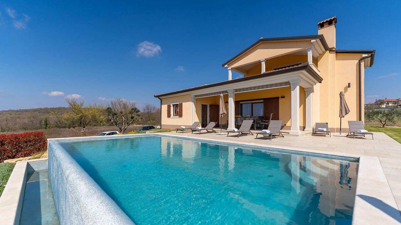 Photo of Outdoor in Farini