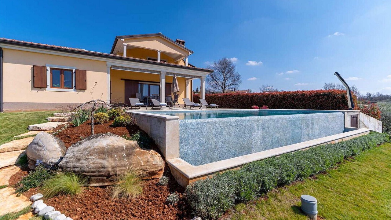 Photo of Outdoor in Farini