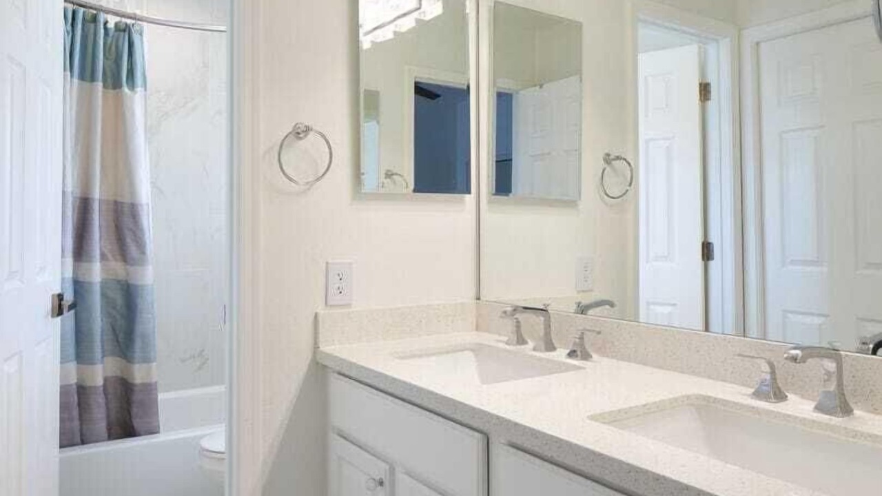 Photo of Bathroom in Arabian Crest