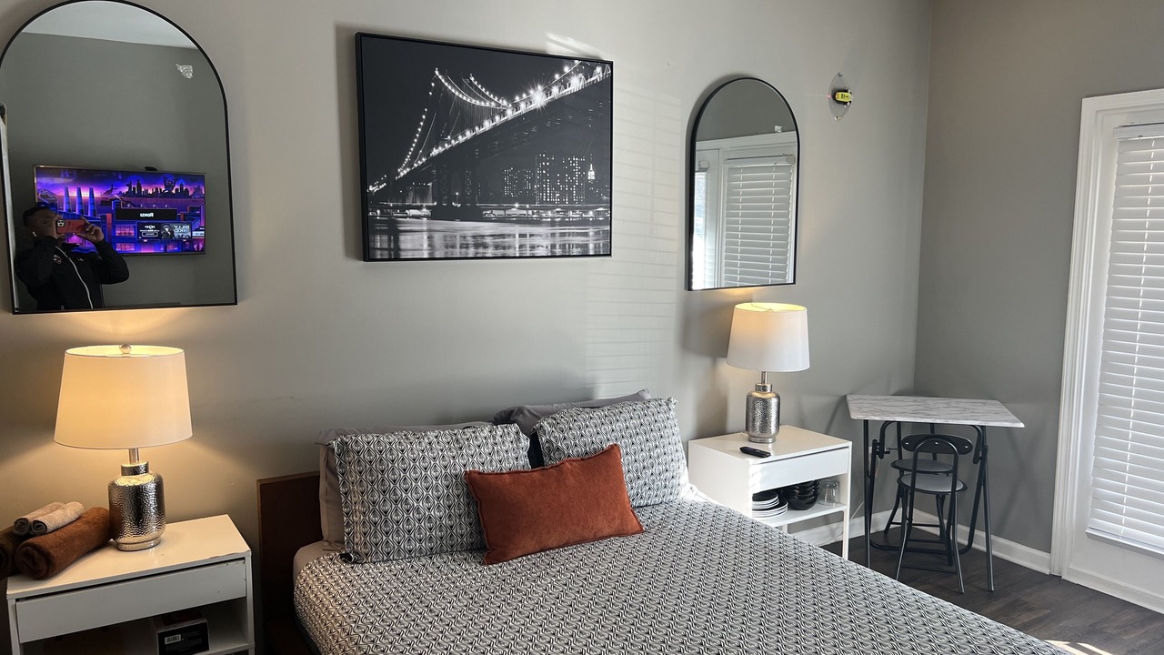 Photo of Bedroom in Midtown
