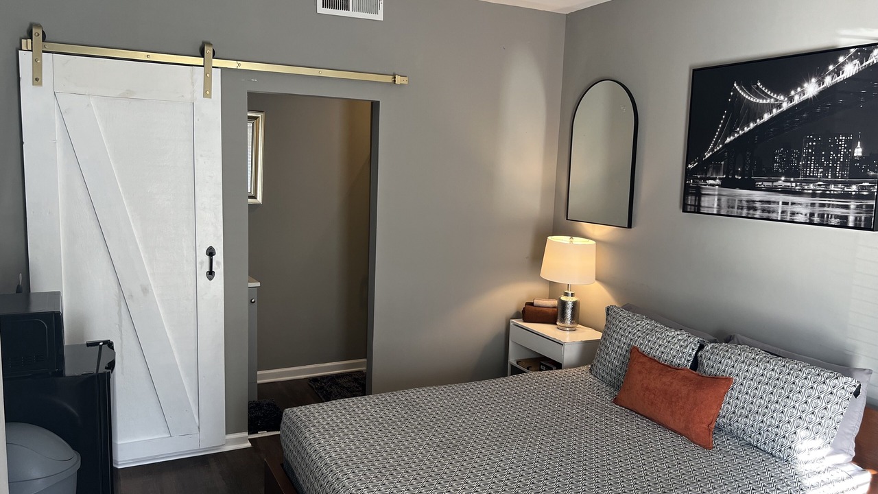 Photo of Bedroom in Midtown