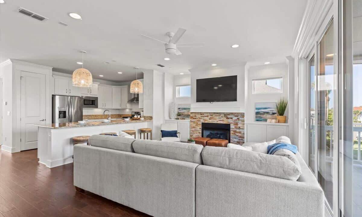 Photo of Livingroom in Jacksonville Beach