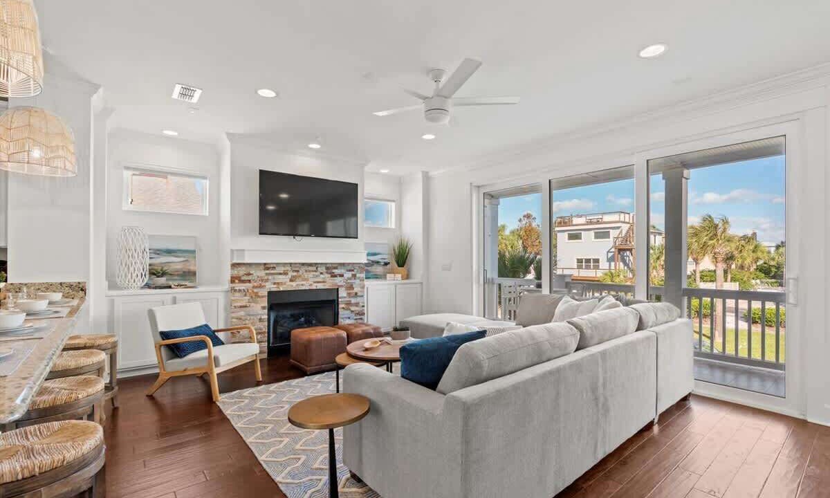 Photo of Livingroom in Jacksonville Beach