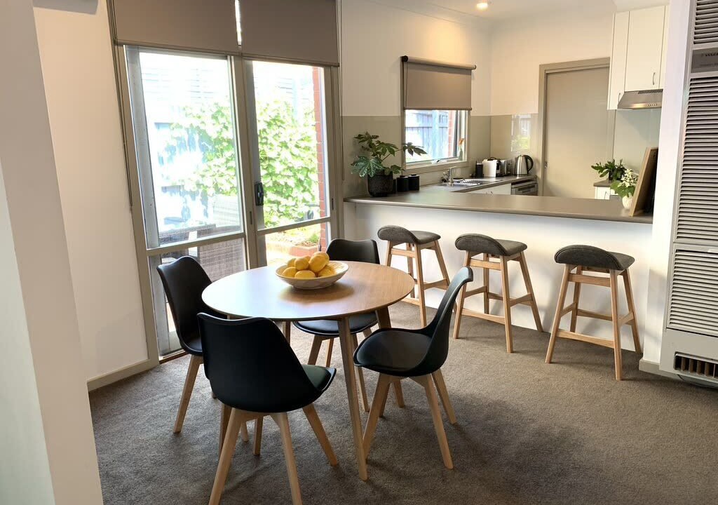 Photo of Livingroom in Newtown