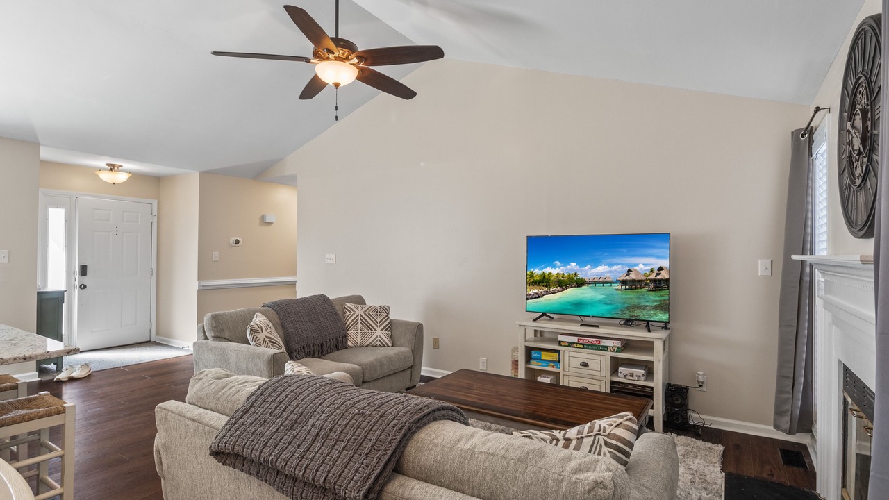 Photo of Livingroom in Northeast Raleigh