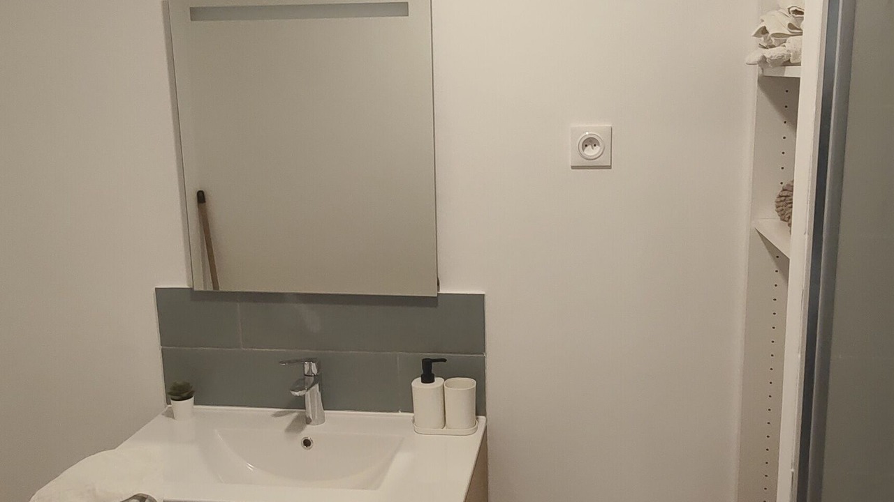 Photo of Bathroom in Le Parc Saint-Maur
