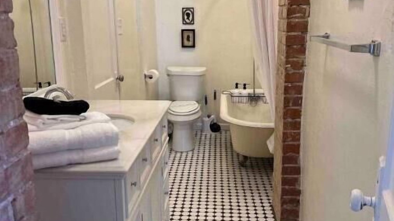 Photo of Bathroom in Central Oklahoma City