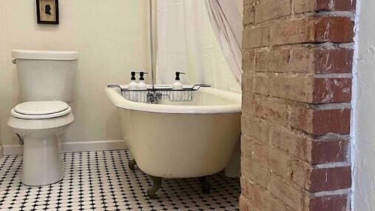 Photo of Bathroom in Central Oklahoma City